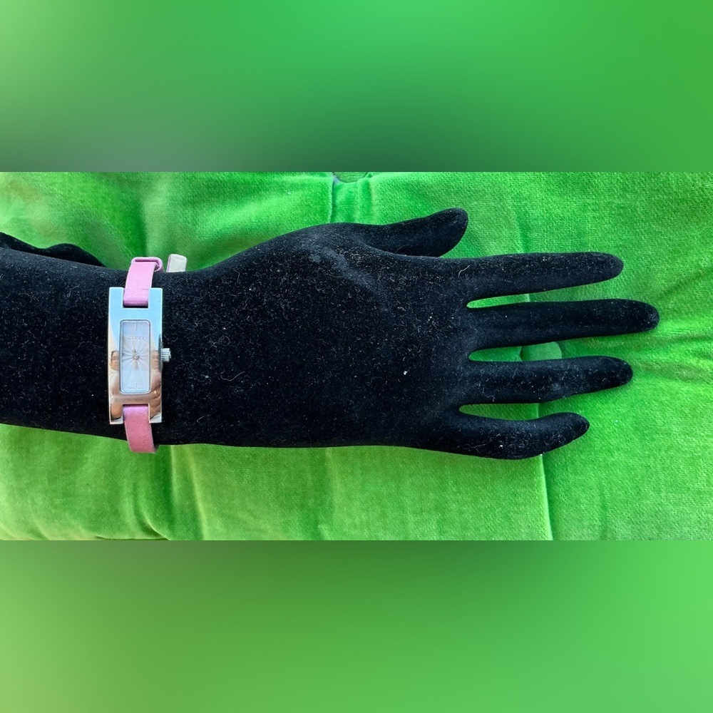 Authentic GUCCI ladies watch🌷🌷 - Picture 6 of 11